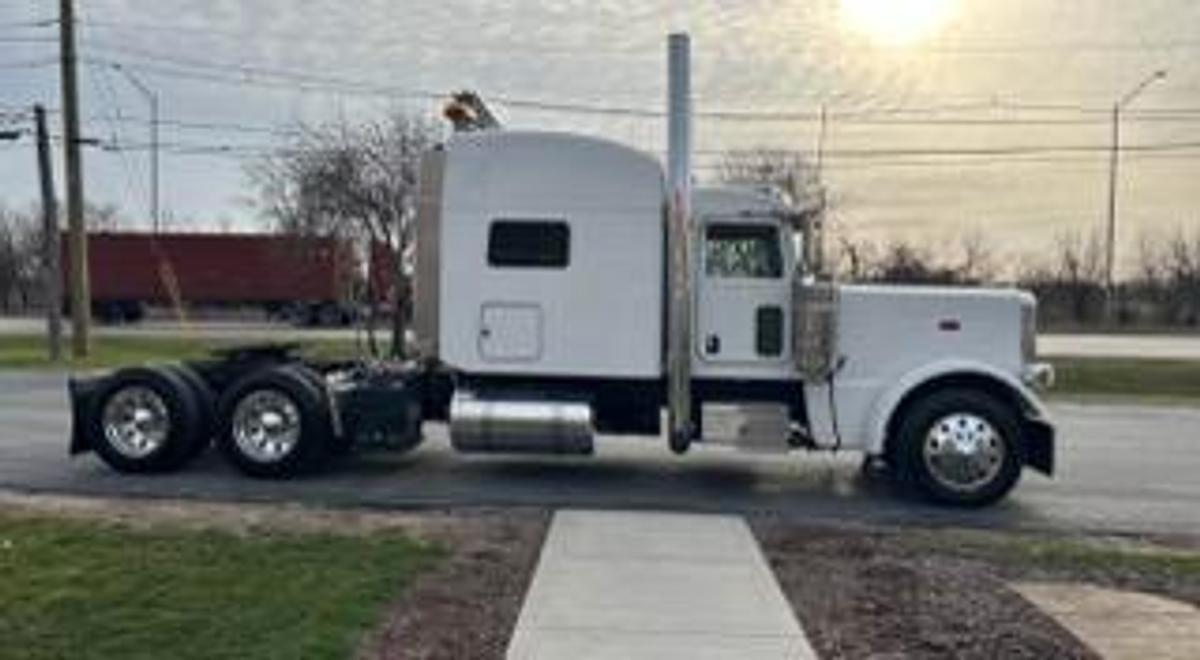 Used 2012 Peterbilt 389