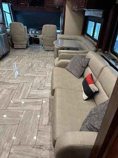 Used 2017 Fleetwood Discovery LXE 40G