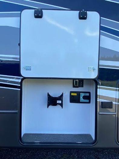 Used 2022 Keystone Montana Legacy 3781RL