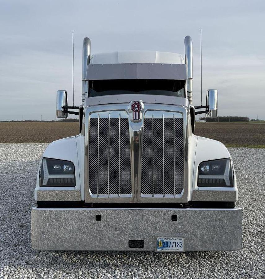 Used 2021 Kenworth W990