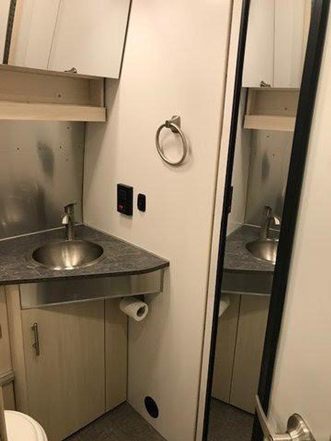 Used 2022 Airstream Flying Cloud 25FB