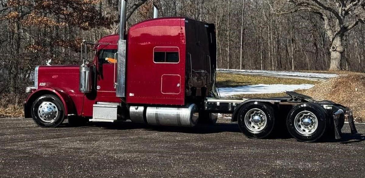 Used 2021 Peterbilt 389