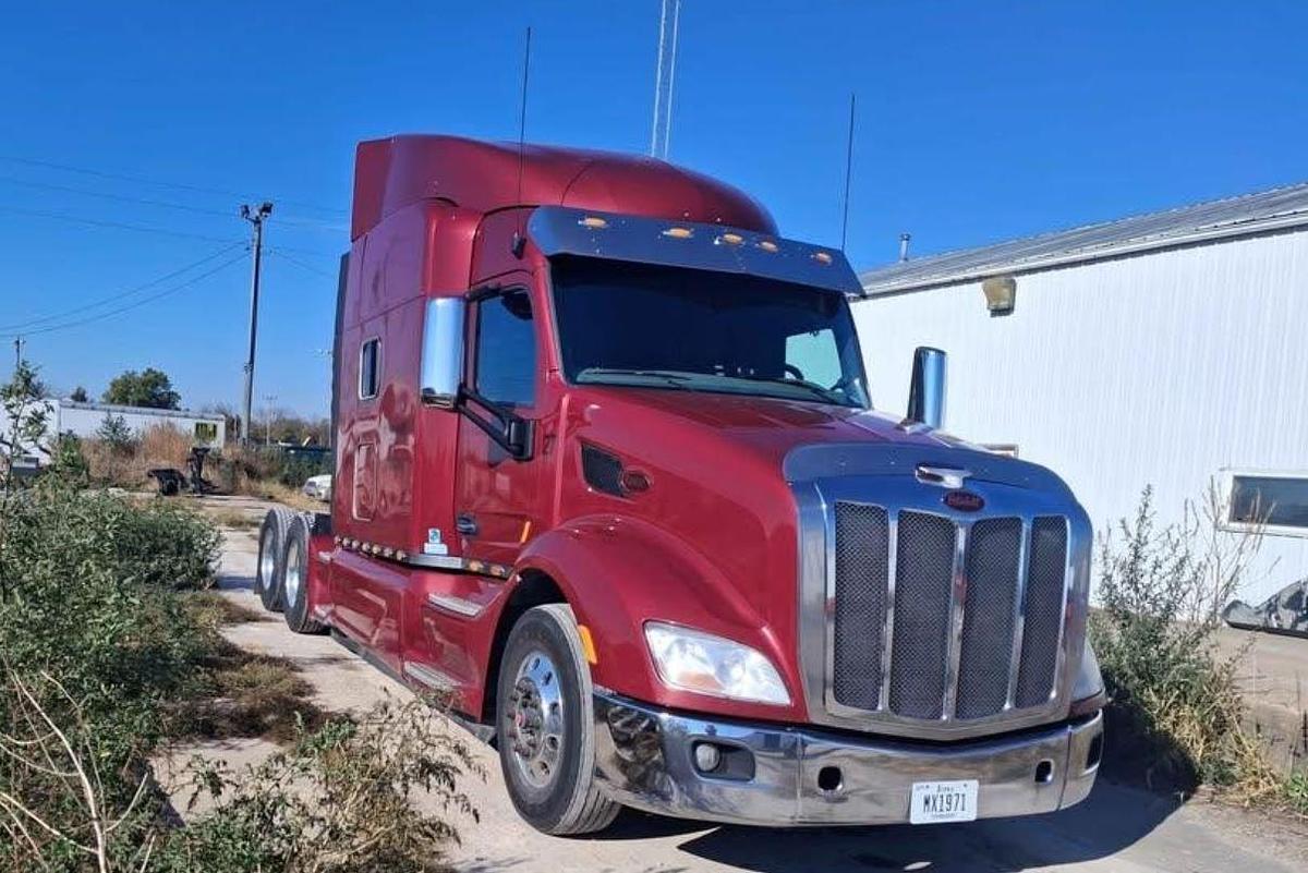 Used 2014 Peterbilt 579