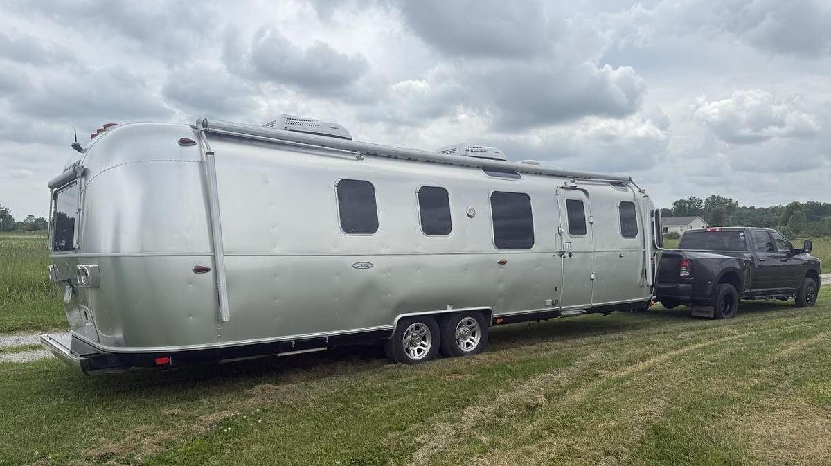 Used 2018 Airstream Classic 33FB