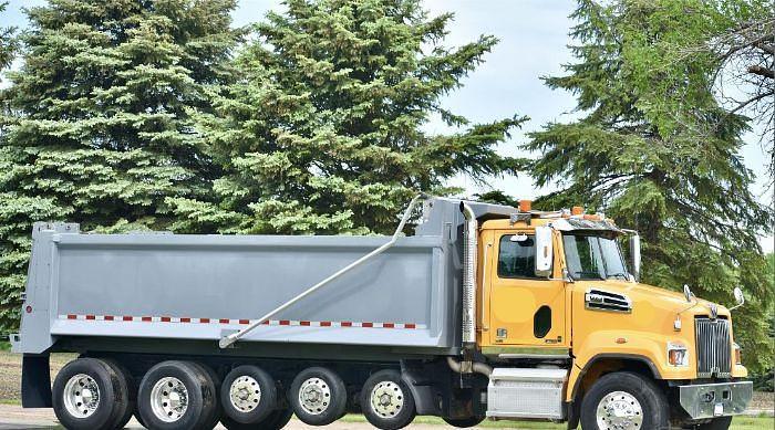 Used 2018 WESTERN STAR 4700