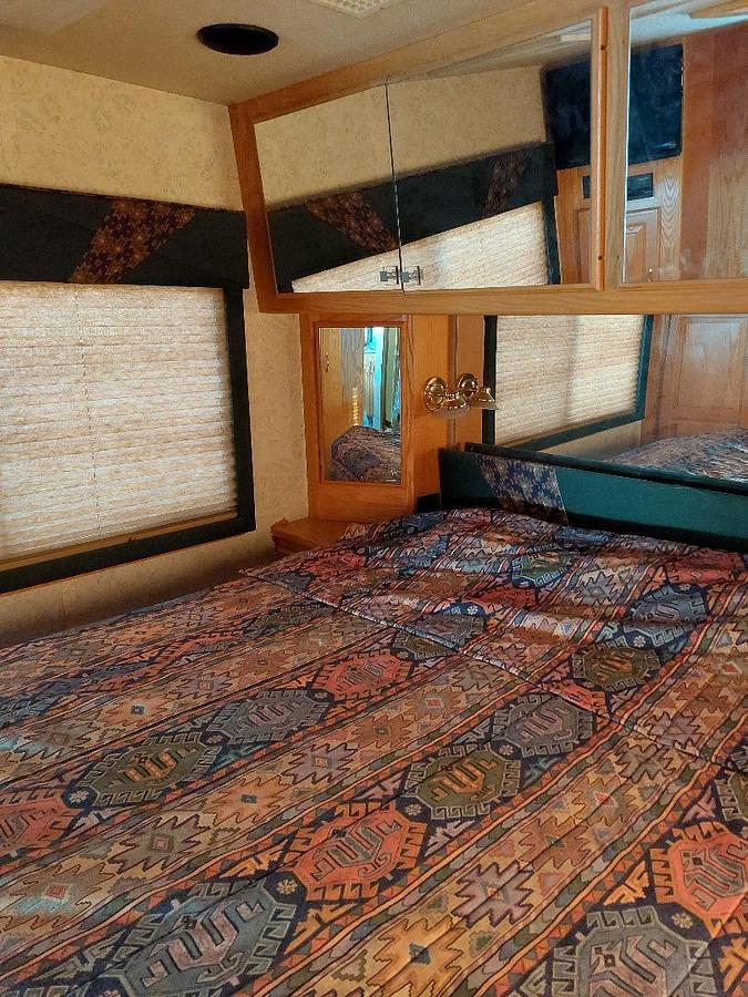 Used 1997 Country Coach Intrigue Class A Motorhome