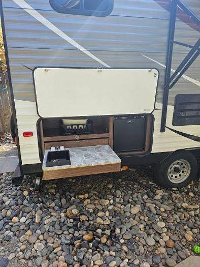 Used 2018 Coleman 215BH 23' Travel Trailer