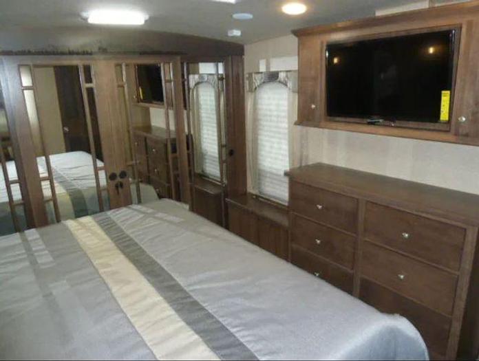 Used 2020 Northwood Arctic Fox Grande Ronde 35-5Z with a 2020 Chevrolet Silverado 3500HD 4WD