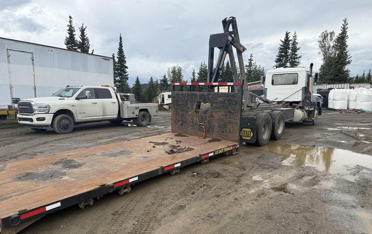 Used 1998 MACK CH613 Rollback Tow Truck