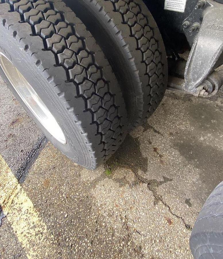 Used 2014 FREIGHTLINER CASCADIA 113