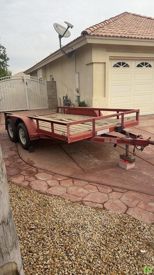 Used 2000 Load Trail Trailer