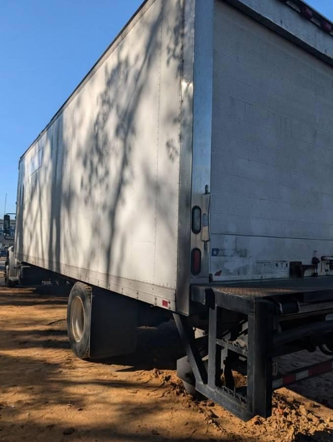 Used 2012 Freightliner Business Class M2