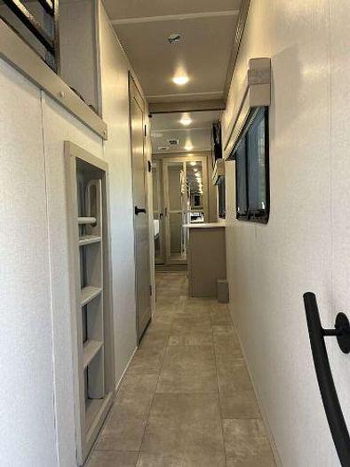 Used 2023 Palomino Columbus 379MB