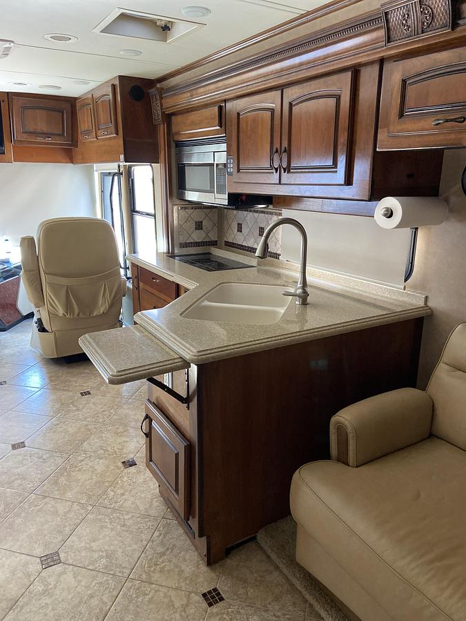 Used 2011 Monaco Camelot 43PKQ Class A Motorhome