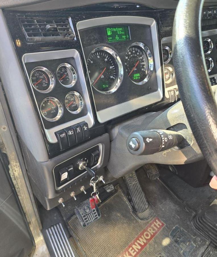 Used 2008 KENWORTH T800