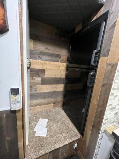 Used 2020 International LT625 2004 53' Stacker Trailer