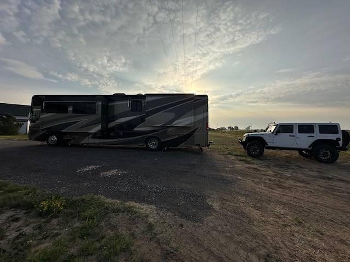 Used 2008 Winnebago Tour 40KD Class A Motorhome