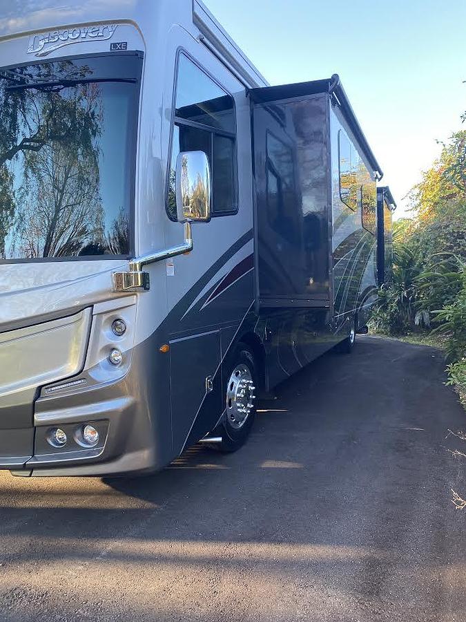 Used 2022 Fleetwood Discovery LXE 40M Class A Motorhome
