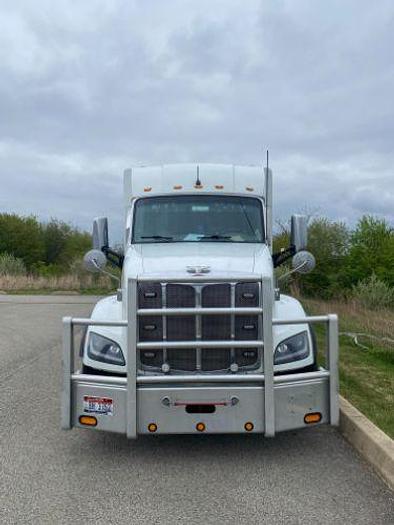 Used 2016 Peterbilt 579 Sleeper Truck