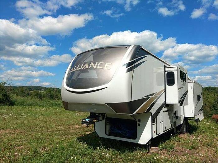 Used 2021 Alliance RV Paradigm 370FB