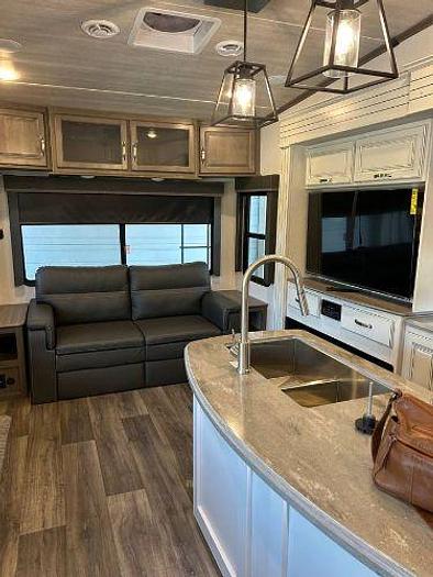 Used 2023 Rockwood Cougar Fifth Wheel