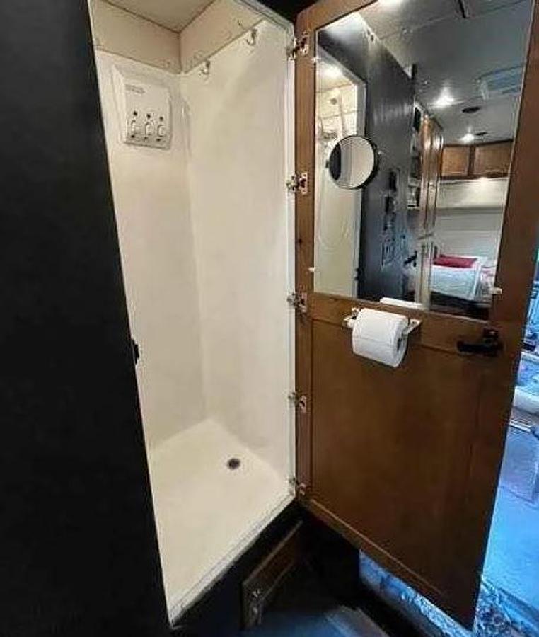 Used 2021 Kenworth T880