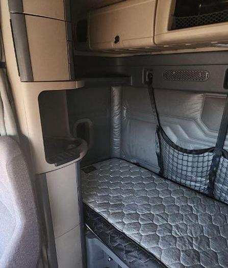 Used 2017 Freightliner CASCADIA 113