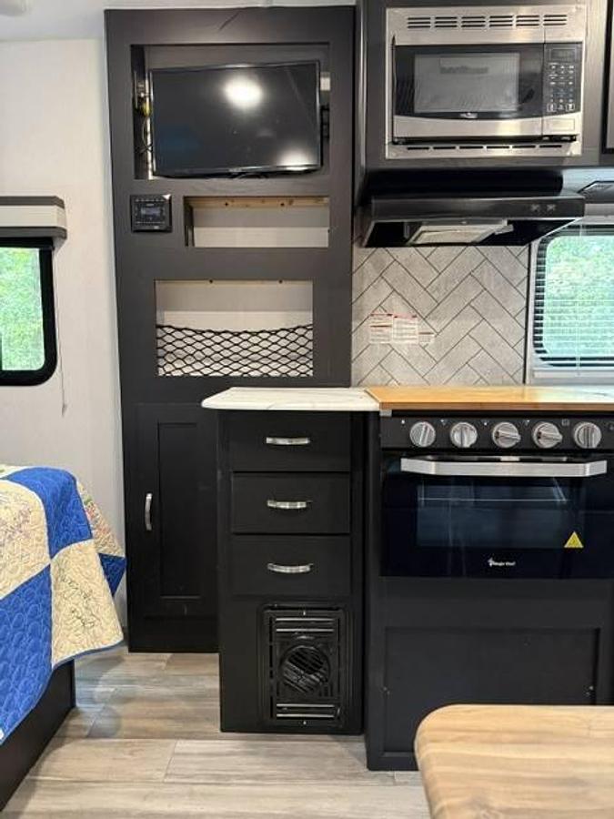 Used 2022 Coachmen Freedom Express Ultra Lite 192RBS Travel Trailer