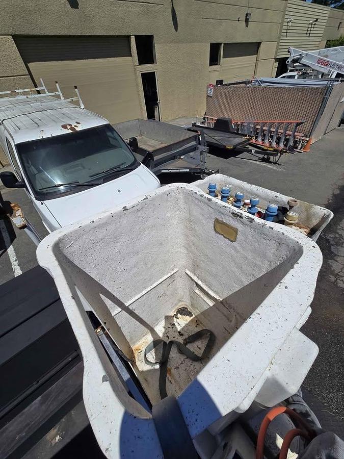 Used 2001 Ford F450 Super Duty Bucket Truck