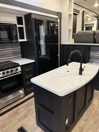 Used 2023 Cruiser RV Southfork 3710FLMB