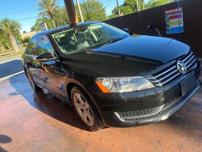Used 2012 Volkswagen Passat SE w/Sunroof