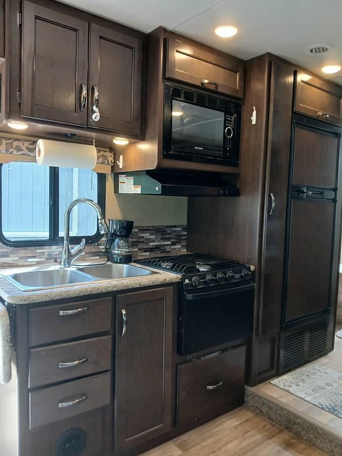 Used 2017 Thor Motor Coach Four Winds 24F