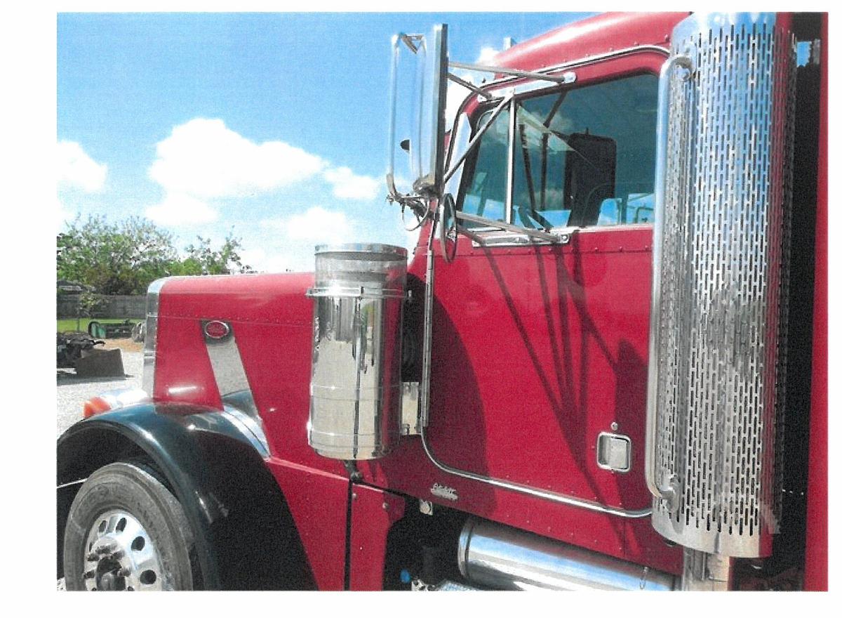 Used 2005 Peterbilt 379 EXHD Conventional Sleeper Semi