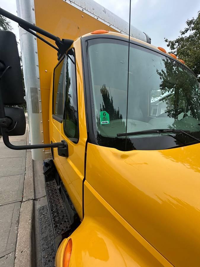 Used 2016 International 4300 – 26' Box Truck – 3,300 LB Liftgate – Allison Automatic – Air Ride