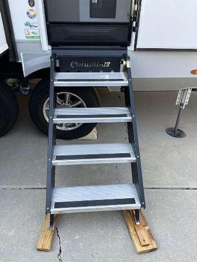 Used 2023 Palomino Columbus 379MB