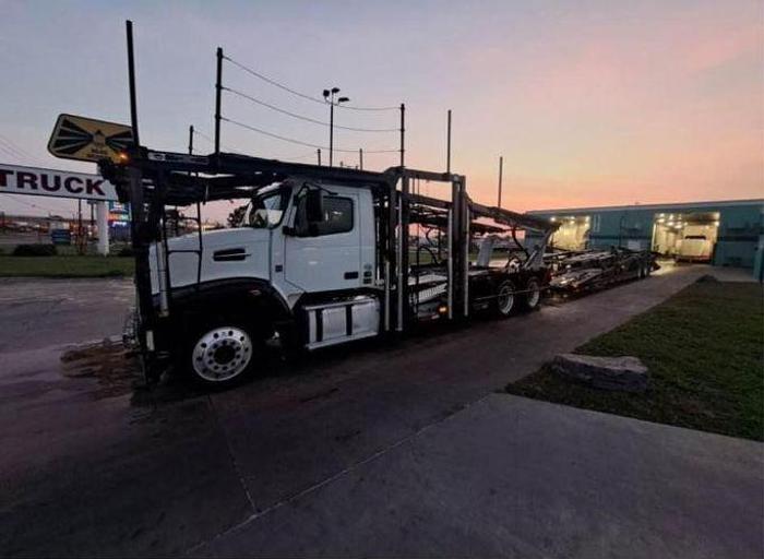 Used 2015 Volvo VAH Car Hauler