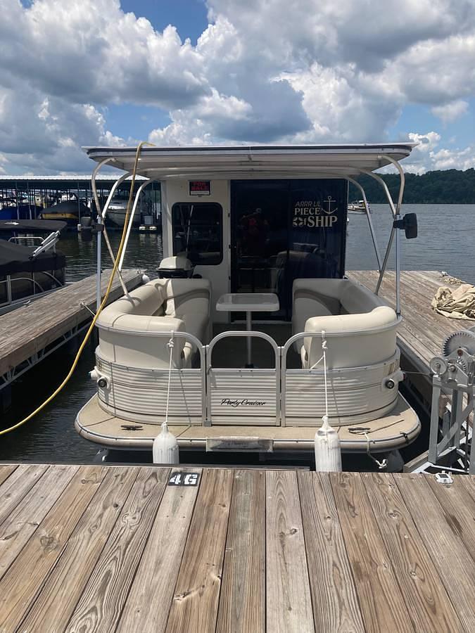Used 2007 Suntracker Party Cruiser Regency