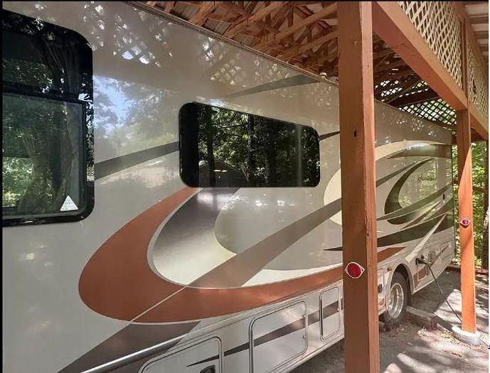 Used 2015 Thor Motor Coach Hurricane 27K