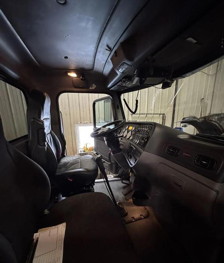 Used 2020 Peterbilt 389 Day Cab Semi Truck