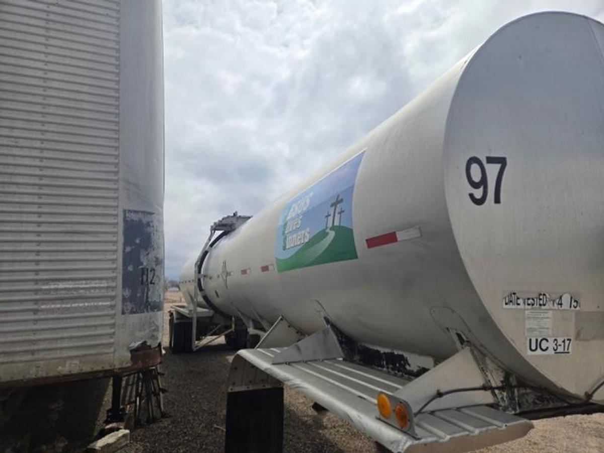 Used 1979 Fruehauf 7,500-Gallon Dot 406 Asphalt Tanker Trailer