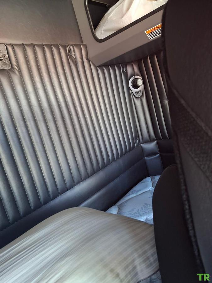Used 2021 Kenworth W900 Sleeper Truck