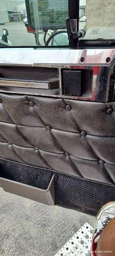 Used 2004 Freightliner Classic XL