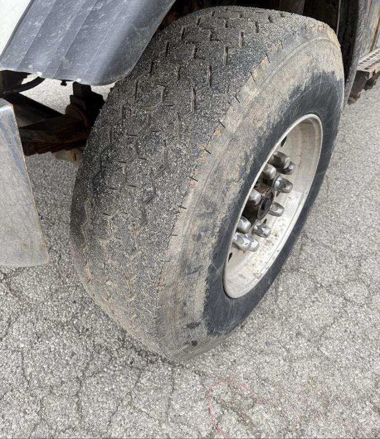 Used 1999 Terex TC4792 Mounted on 1999 Sterling LT7500