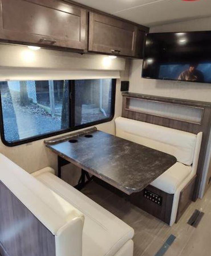 Used 2022 Winnebago Adventurer 29B Class A Motorhome