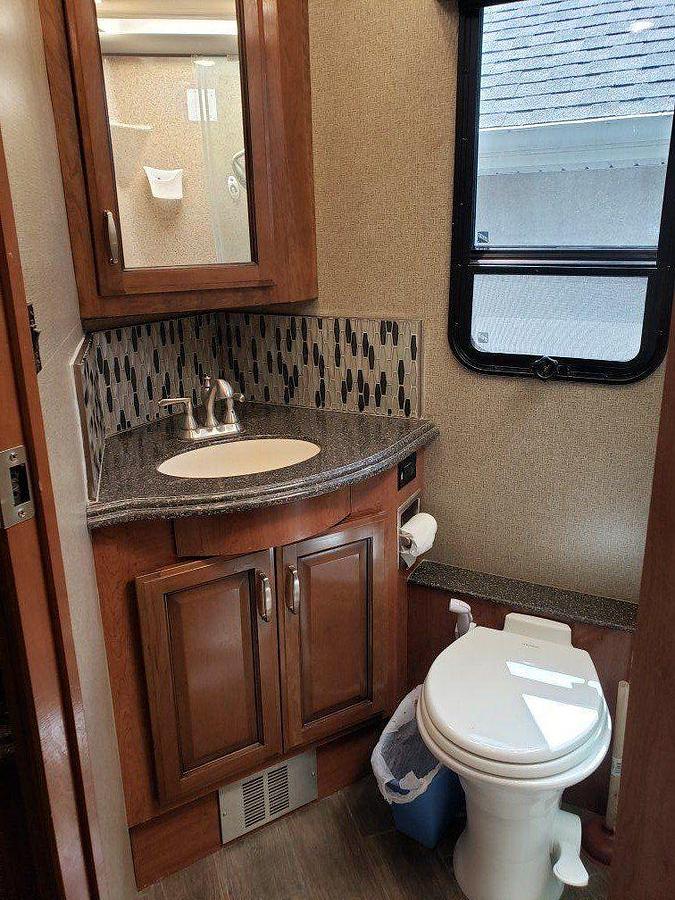 Used 2018 Holiday Rambler Endeavor XL 38N  360 XCM Diesel Pusher Motorhome