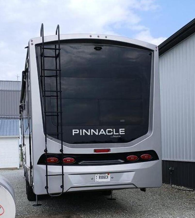 Used 2021 Jayco Pinnacle 36FBTS Fifth Wheel