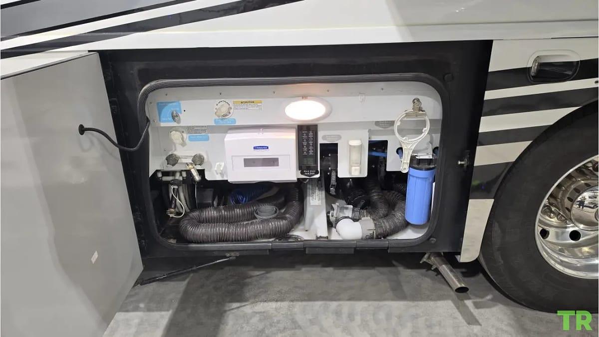 Used  2017 Winnebago Grand Tour 45RL