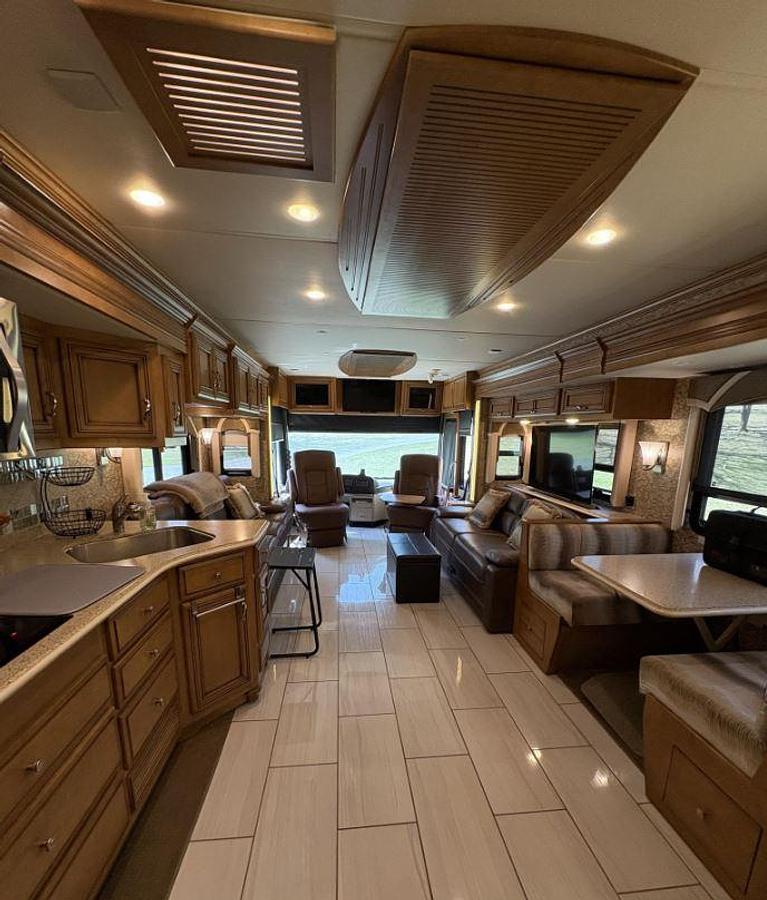 Used 2015 Newmar Ventana 4002