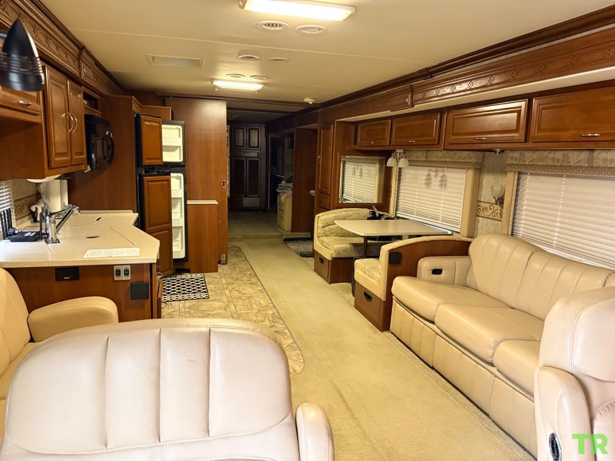 Used 2009 Fleetwood Expedition 38R Class A Diesel Pusher