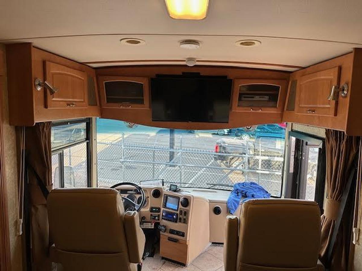 Used 2008 Winnebago Tour 40KD Class A Motorhome